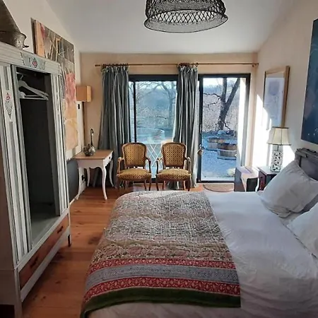 Aux Tuileries Nord Bed & Breakfast