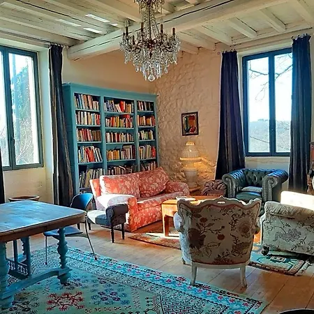 Aux Tuileries Nord Bed & Breakfast 3*